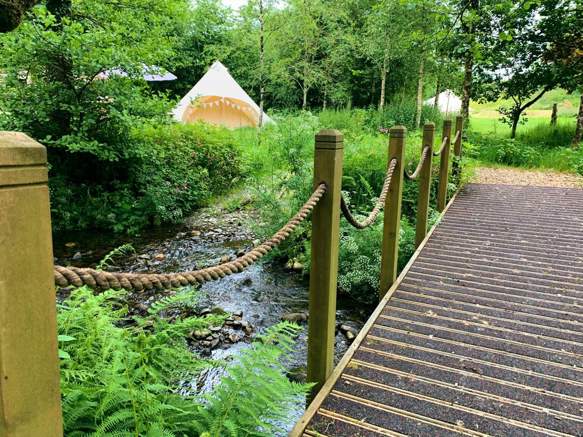 Oak Tree Farm Hotel Llanfynydd Exterior foto
